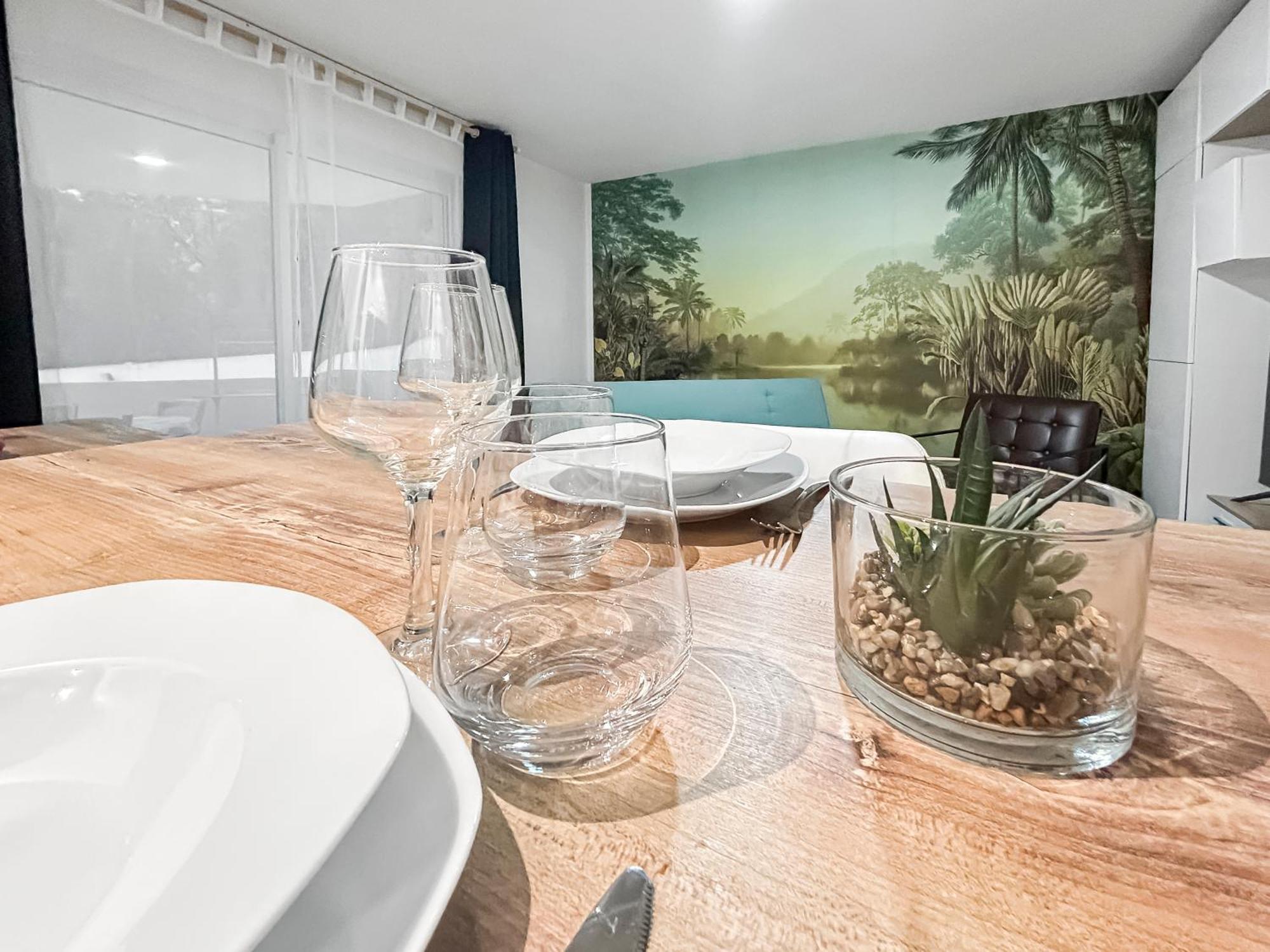 Apartament Balcon, Parking, Piscine Et Clim' A 2 Pas Du Port Santa Lucia Saint-Raphaël Zewnętrze zdjęcie