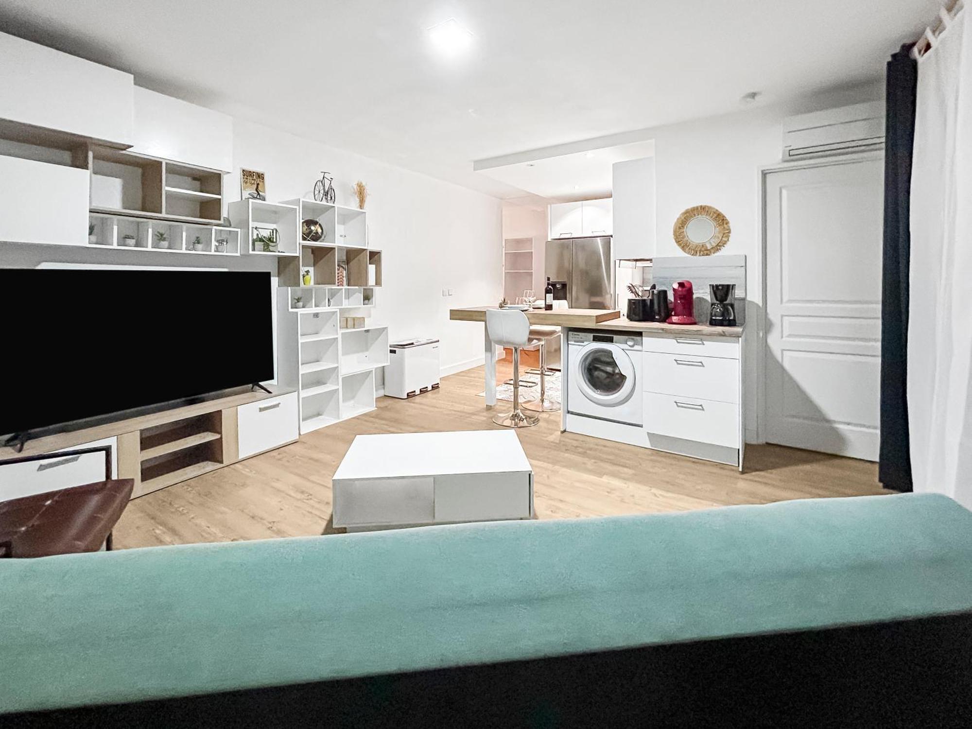Apartament Balcon, Parking, Piscine Et Clim' A 2 Pas Du Port Santa Lucia Saint-Raphaël Zewnętrze zdjęcie