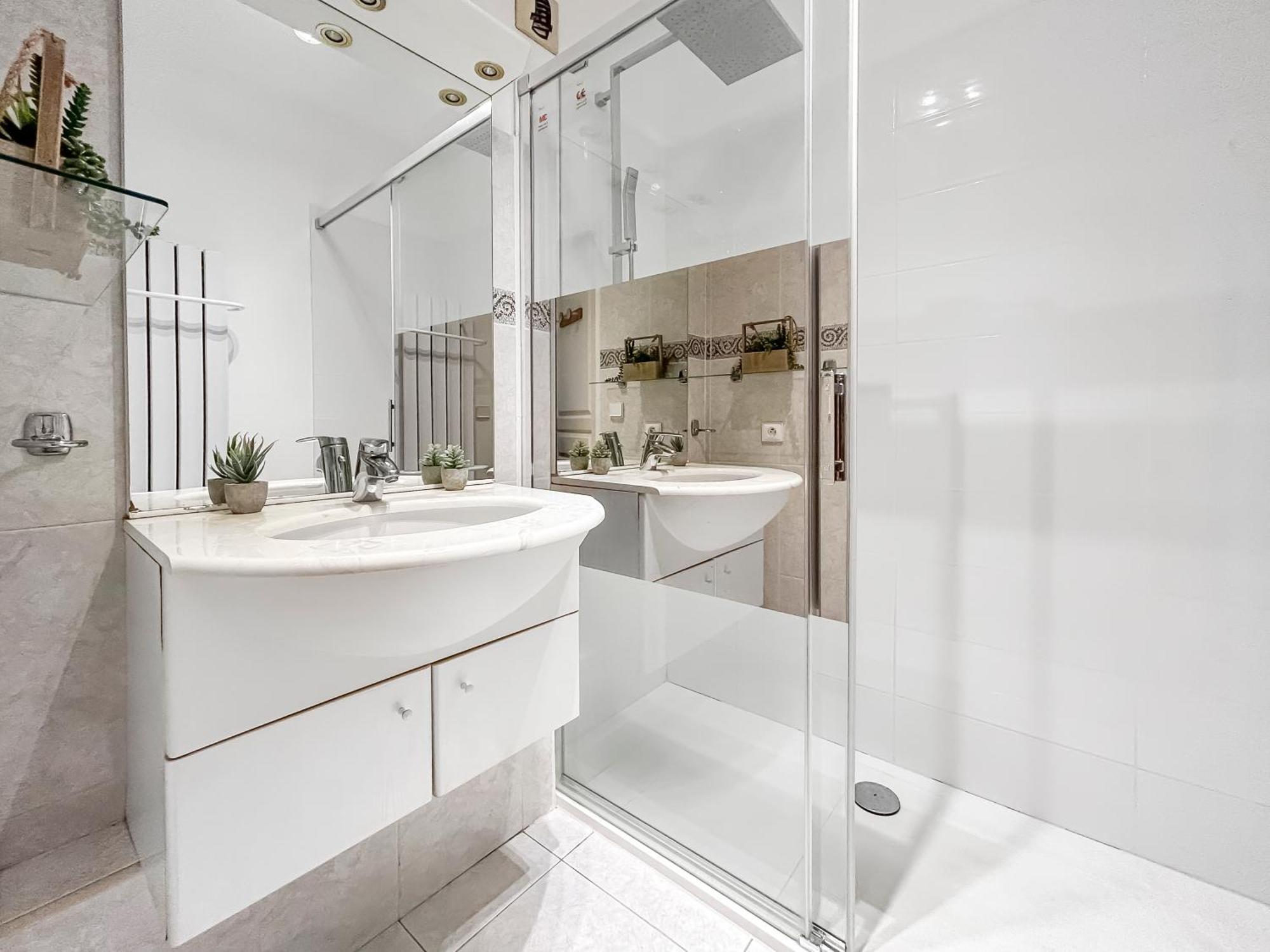 Apartament Balcon, Parking, Piscine Et Clim' A 2 Pas Du Port Santa Lucia Saint-Raphaël Zewnętrze zdjęcie