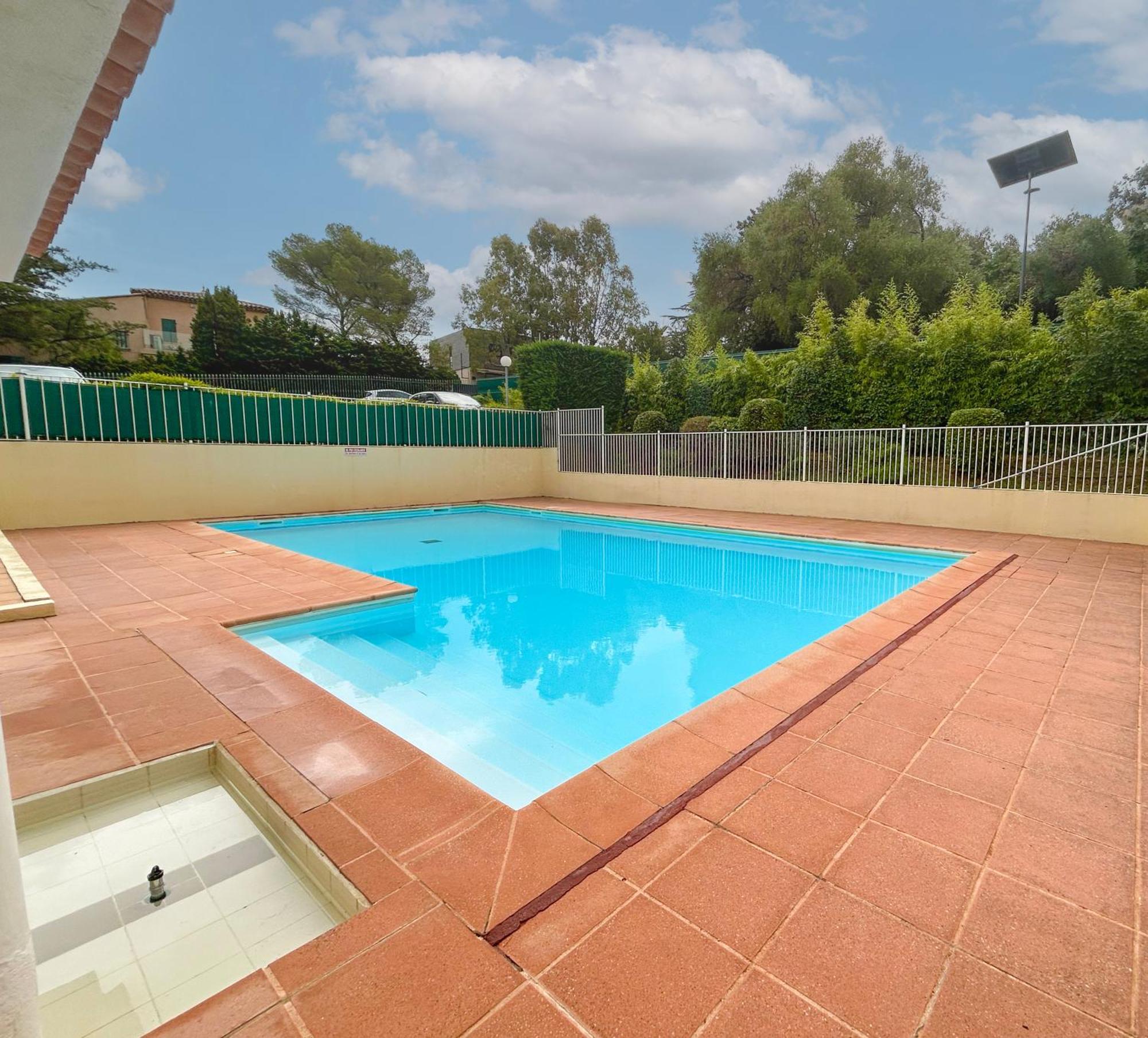 Apartament Balcon, Parking, Piscine Et Clim' A 2 Pas Du Port Santa Lucia Saint-Raphaël Zewnętrze zdjęcie